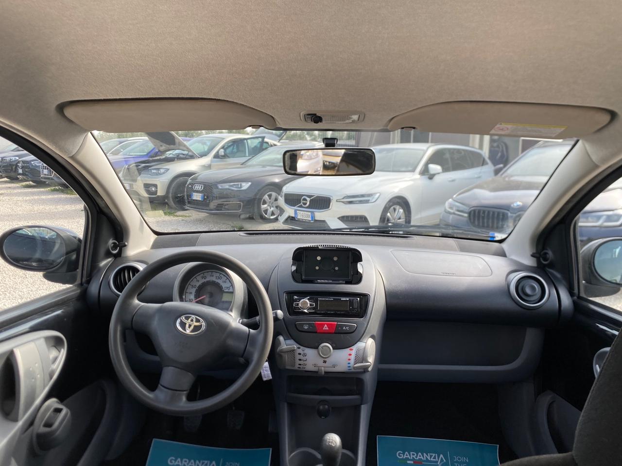Toyota Aygo 1.0 12V VVT-i 5 porte Sol UNICO PROPIETARIO NEOPATENTATI GARANZIA 12 MESI