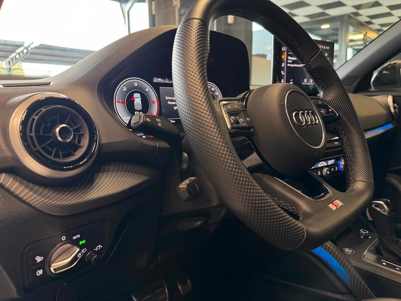AUDI Q2 Q2 35 TDI S tronic Identity Black