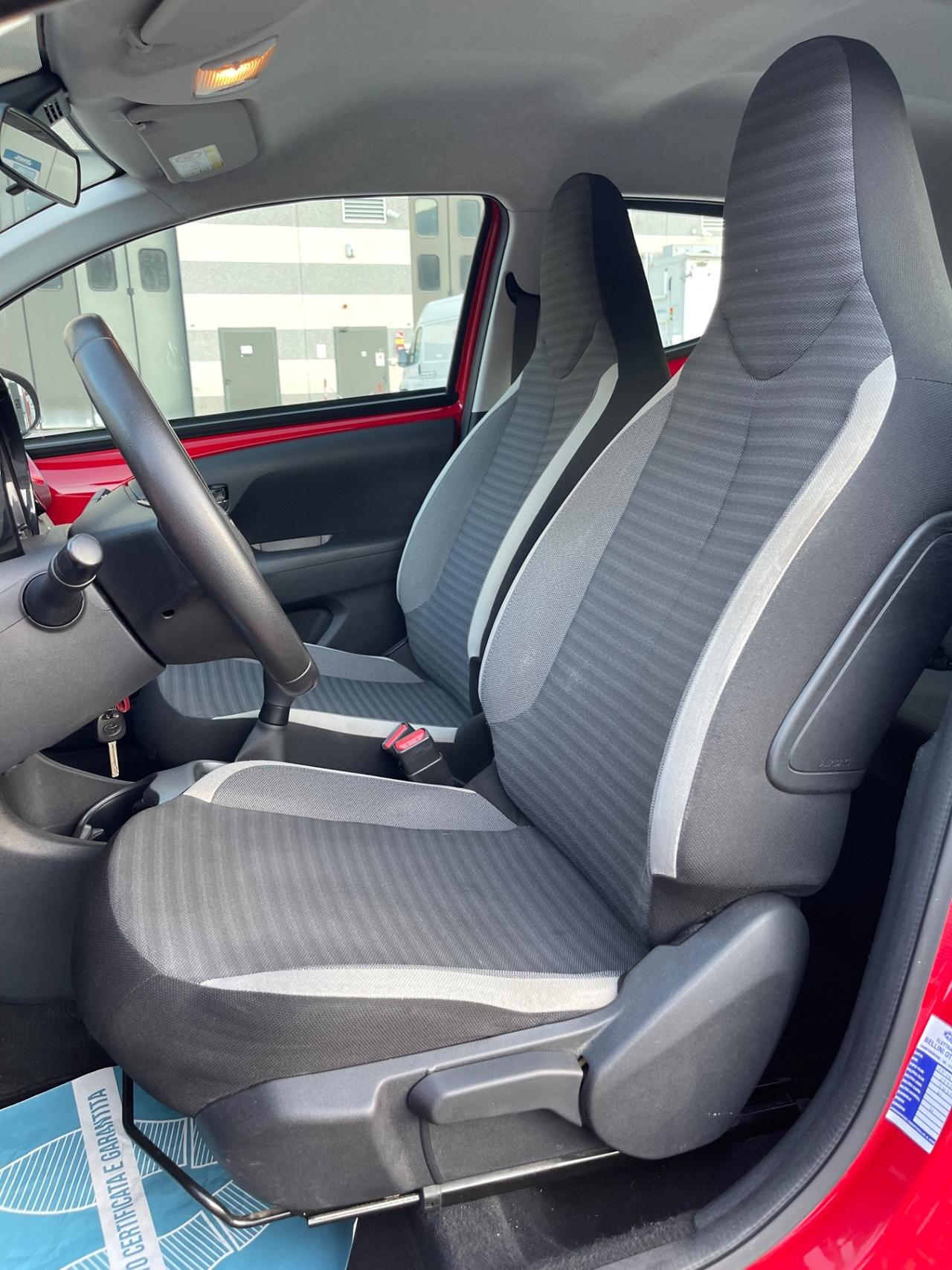 Toyota Aygo 1.0BENZINA 72 CV 5 porte / E6 - NEOPATENTATI