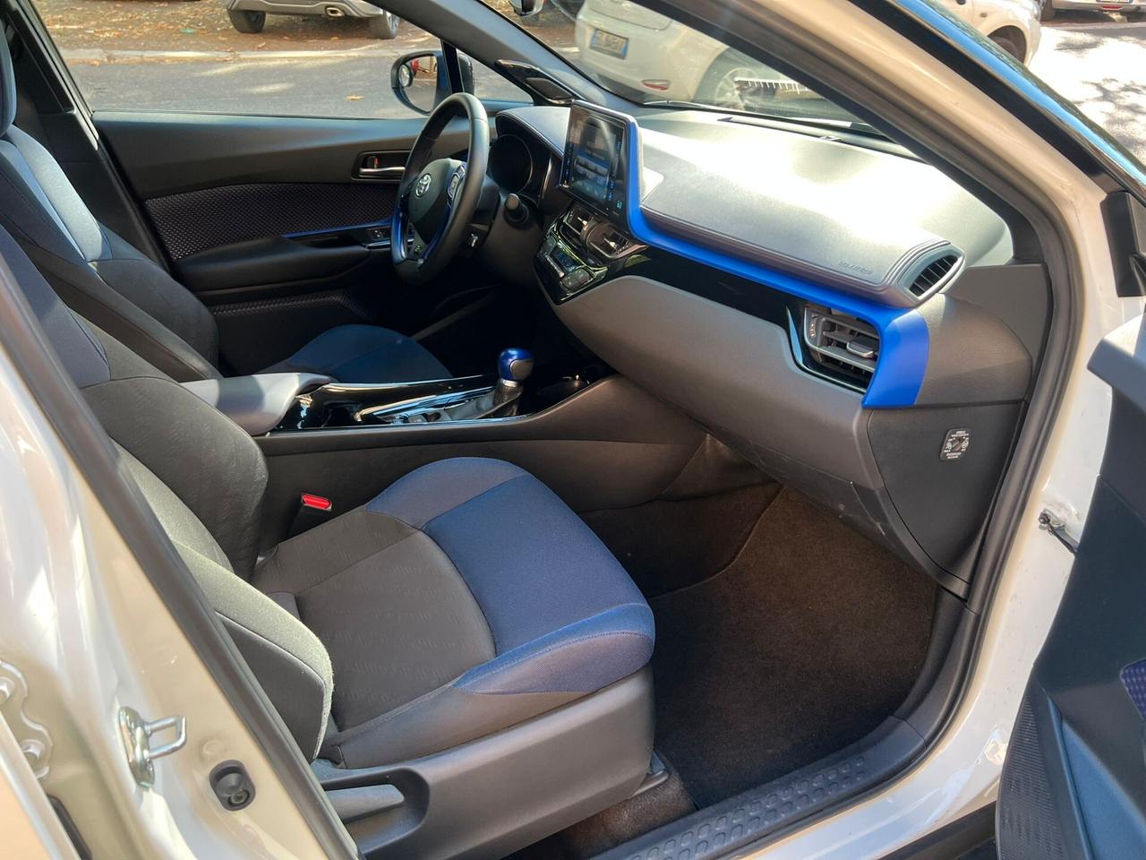 Toyota C-HR 1.8 Hybrid E-CVT Style