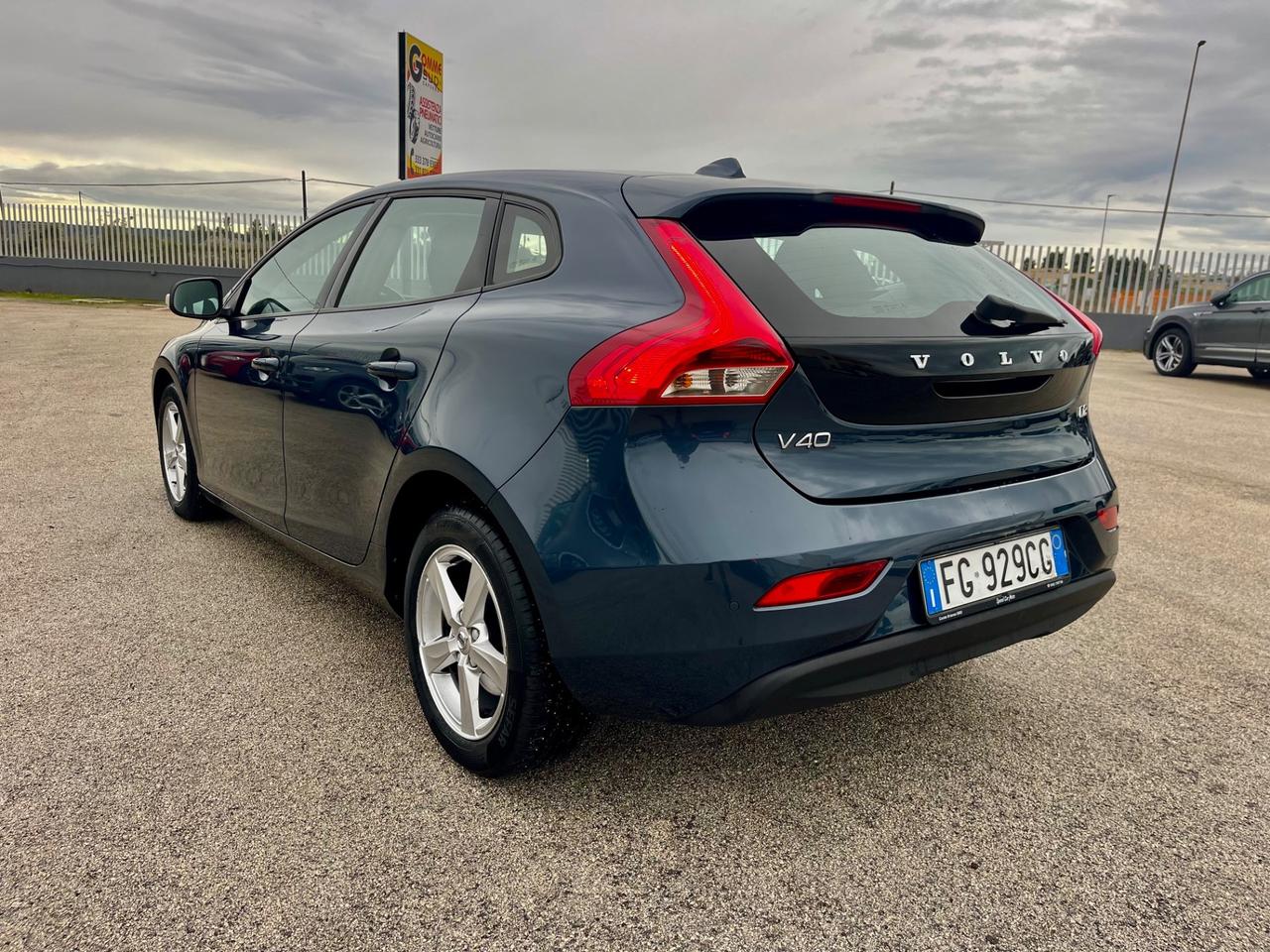 VOLVO V40 2.0D D2 120CV MANUALE FULL NAVI MY16