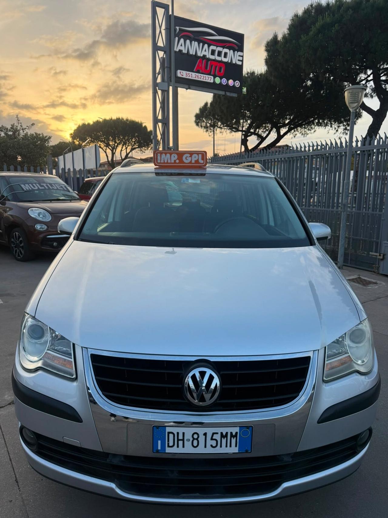 Volkswagen Touran 1.6 GPL full optional