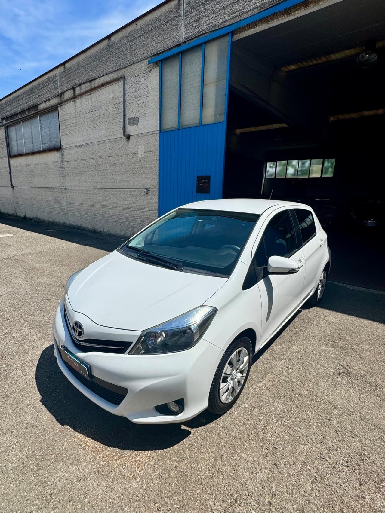 Toyota Yaris 1.0 5 porte Lounge