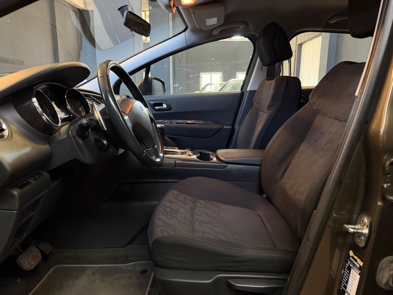 Peugeot 3008 1.6 HDi 110CV - CAMBIO AUTOMATICO