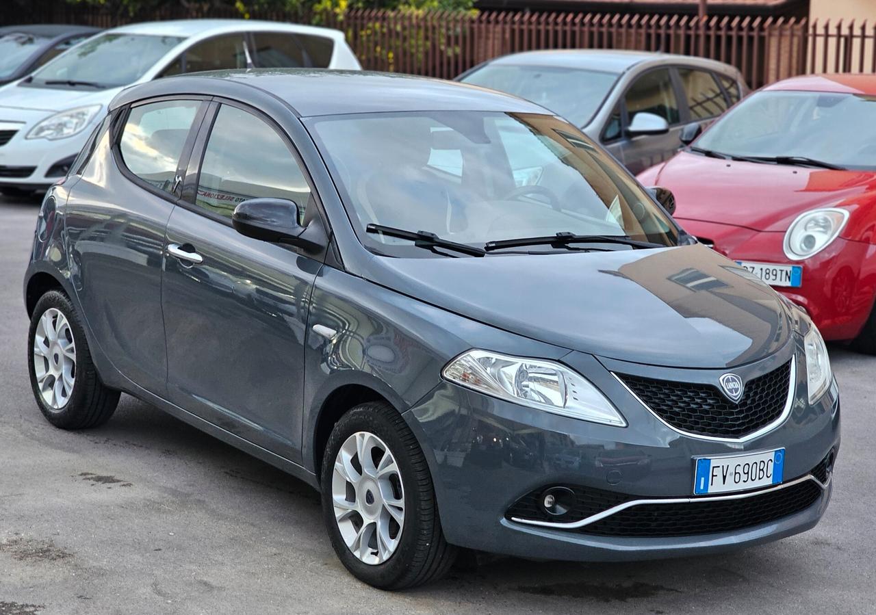 Lancia Ypsilon 0.9 TwinAir 85 CV 5 porte S&S DFN Gold