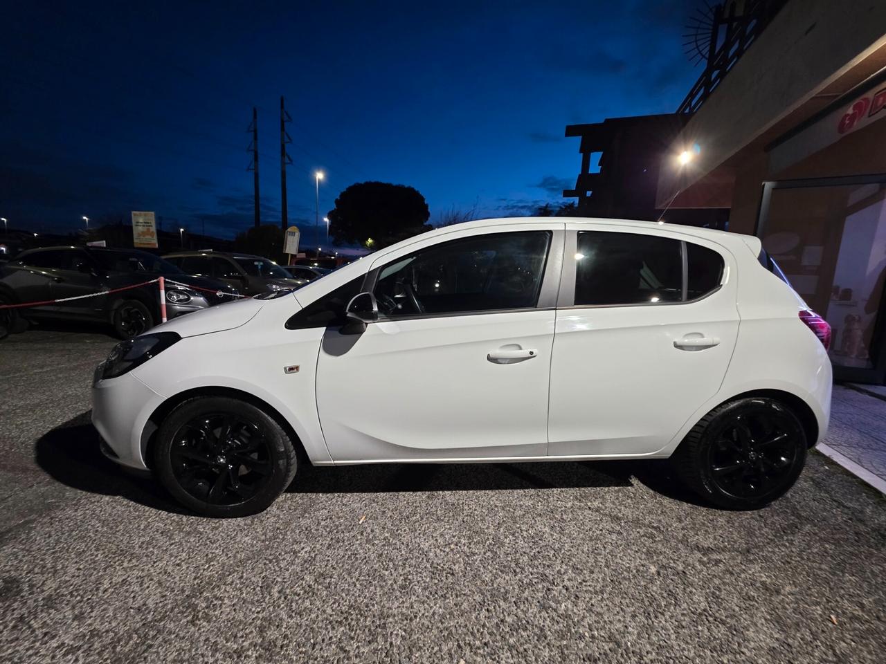 Opel Corsa 1.2 Coupé b-Color