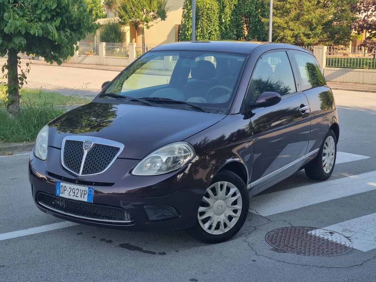 Lancia Ypsilon 1.2 Argento