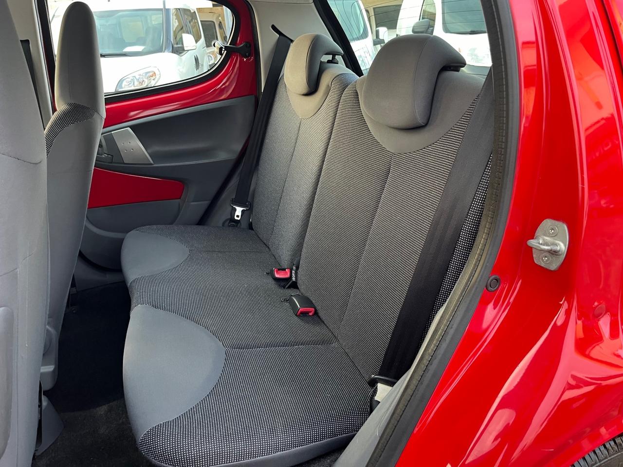 Peugeot 107 1.0 68CV 5p. KM 79000 ( NEOPATENTATI)