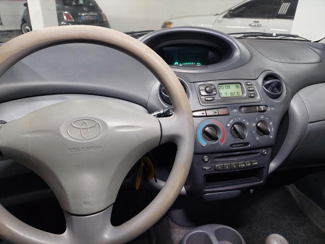 Toyota Yaris 1.0i 16V cat 3 porte