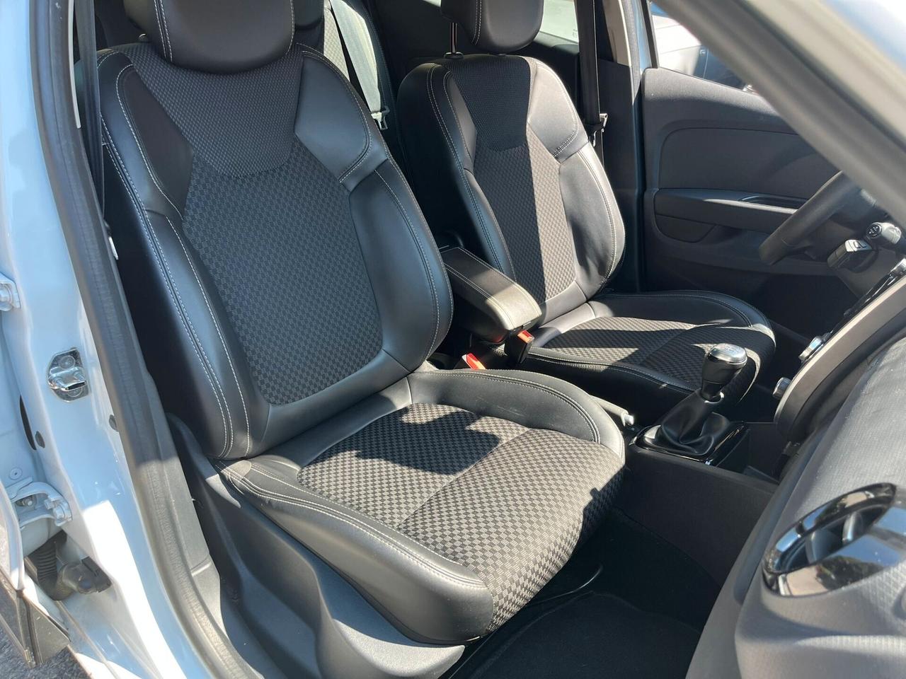 Renault Clio dCi 8V 90 CV 5 porte Moschino Intens ok neopatentati