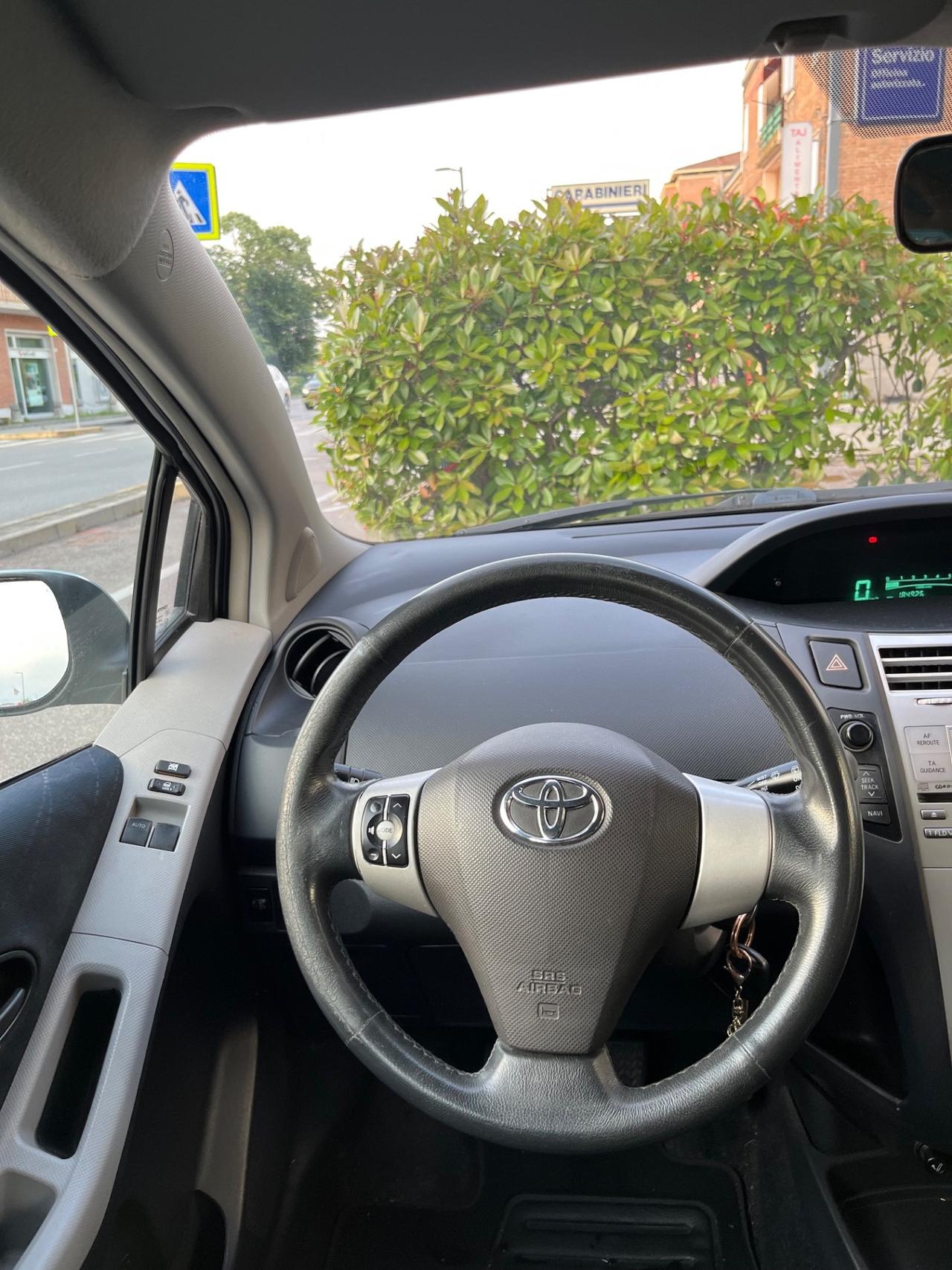 Toyota Yaris 1.4 D-4D 5 porte Sol