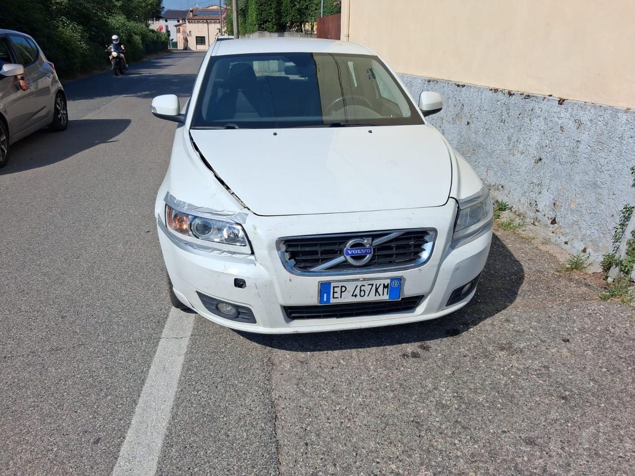 Volvo V50 D2 R-design