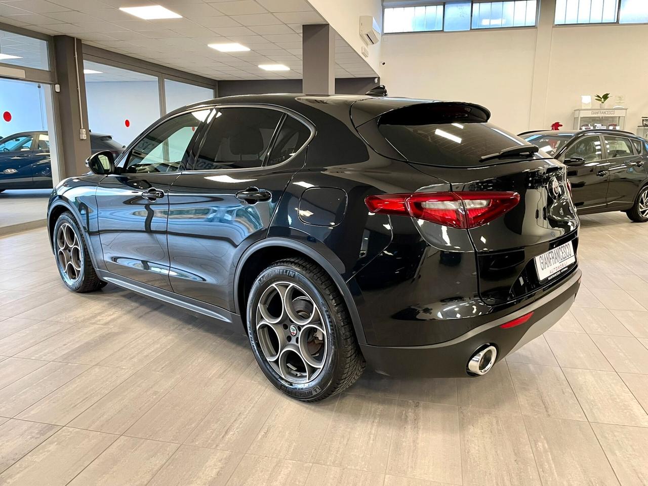 Alfa Romeo Stelvio 2.2 Turbodiesel 160cv AT8 RWD Business