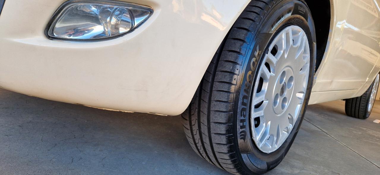 Lancia Ypsilon 1.2 Oro Plus