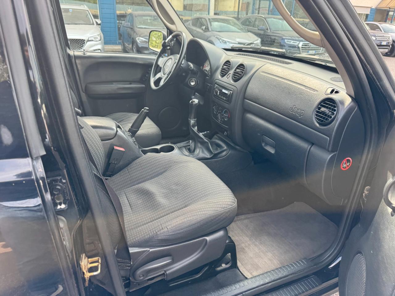 Jeep Cherokee 2.5 CRD Sport