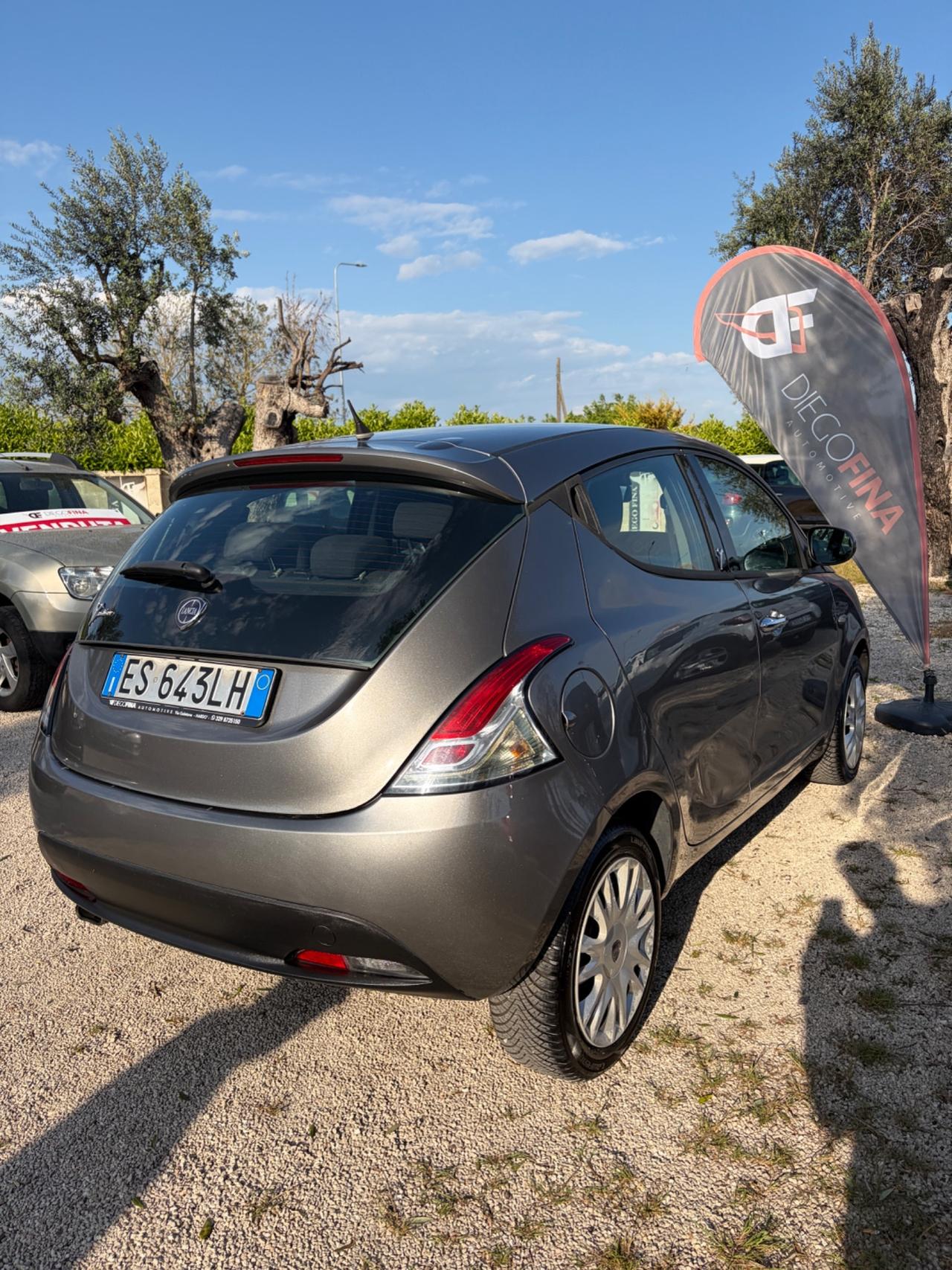 Lancia Ypsilon 1.2 69 CV 5 porte S&S Silver km 120000 ufficiali!!