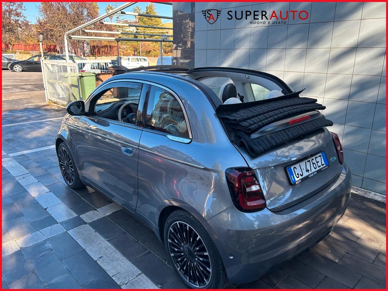 Fiat 500e Cabrio by Bocelli (edizione limitata)