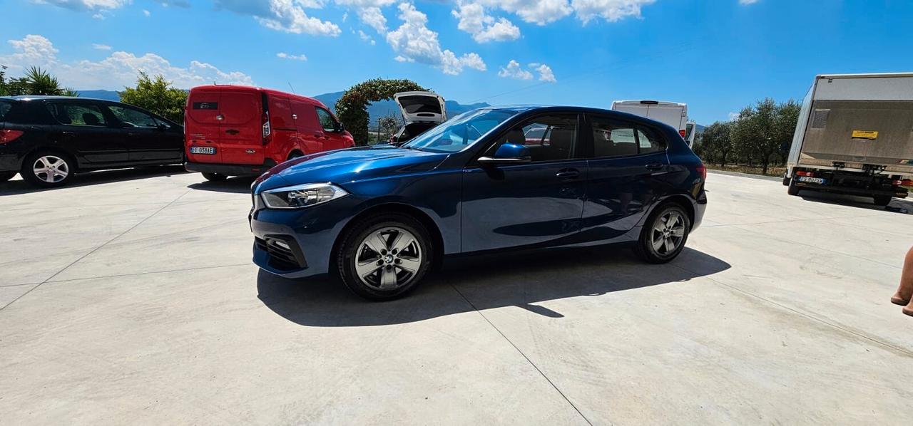Bmw 116 116d 5p. Advantage