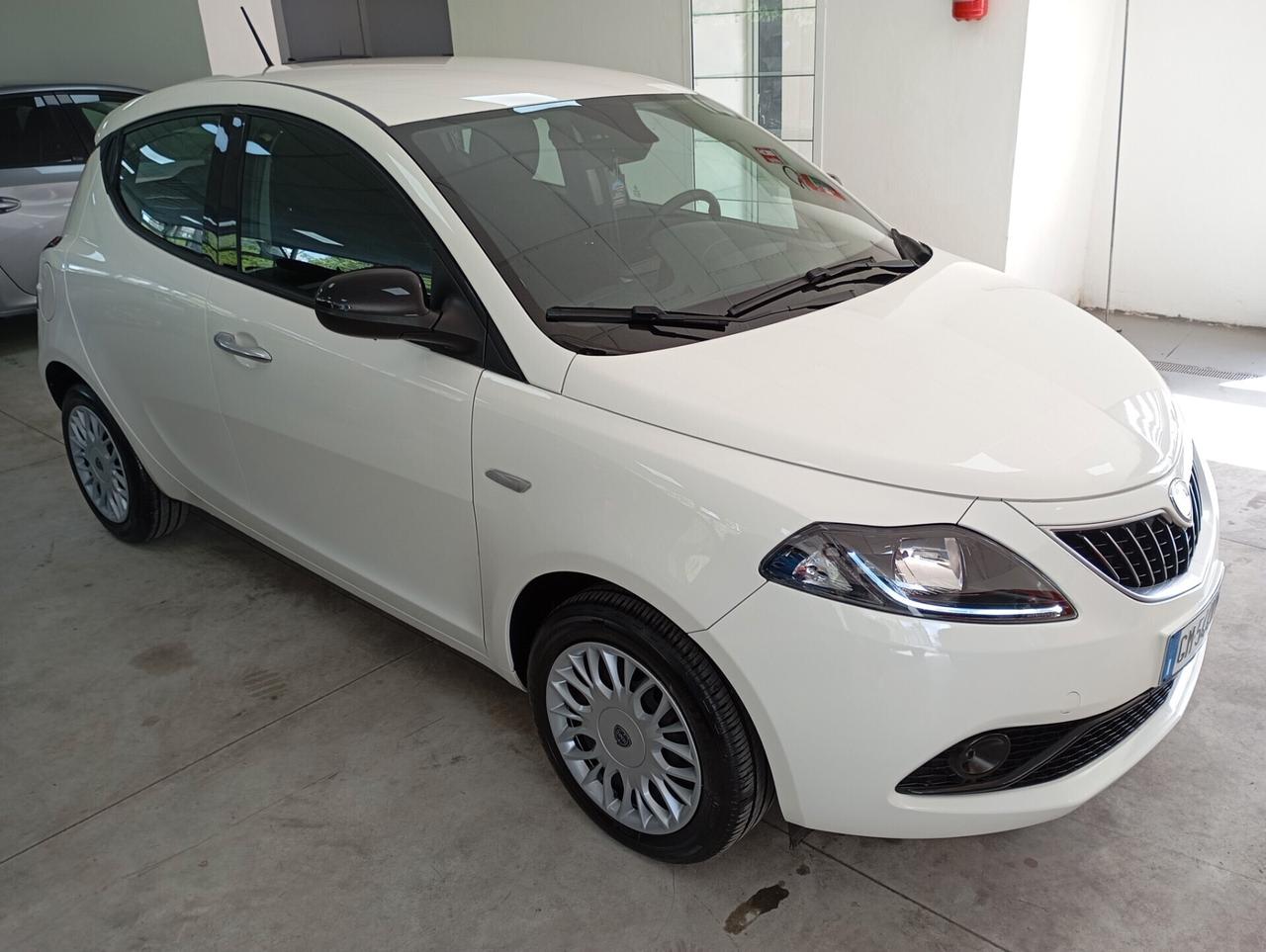 Lancia Ypsilon 5P 1.0 FireFly Hybrid Gold