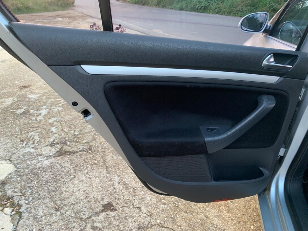 Volkswagen Golf 1.9 TDI 105 cv DPF 5p