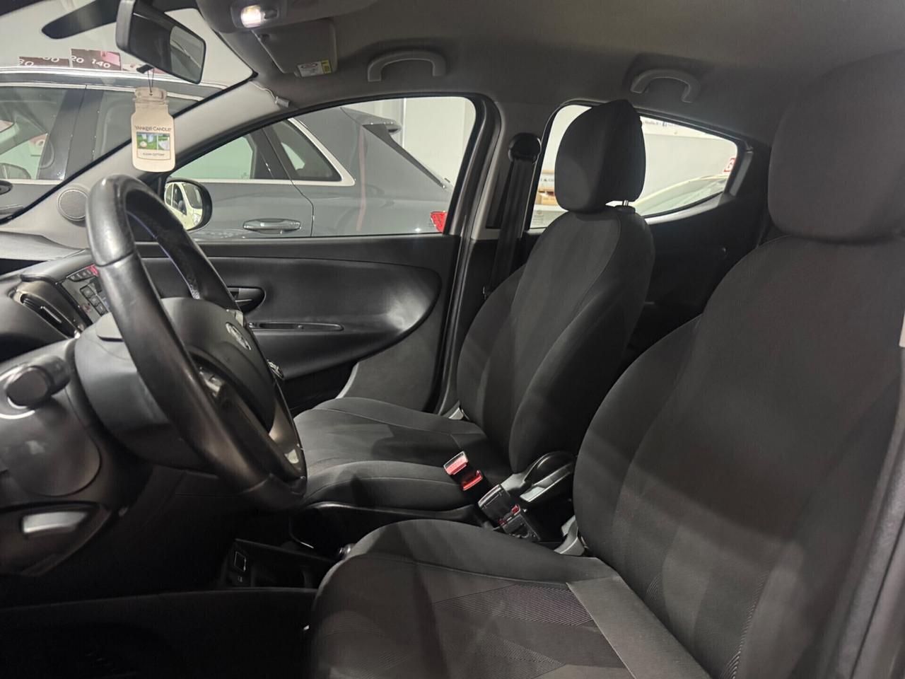 Lancia Ypsilon 1.3 MJT 95 CV 5p Gold