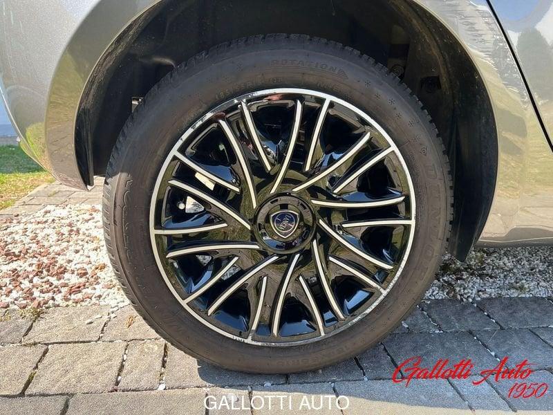 Lancia Ypsilon 1.0 FireFly 70cv S&S Hybrid GOLD
