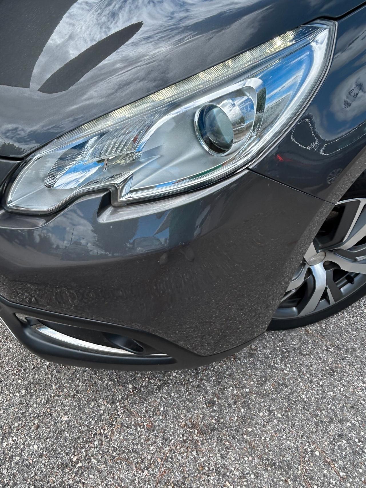 " UNA CHICCA " Peugeot 2008 Blue HDi Allure