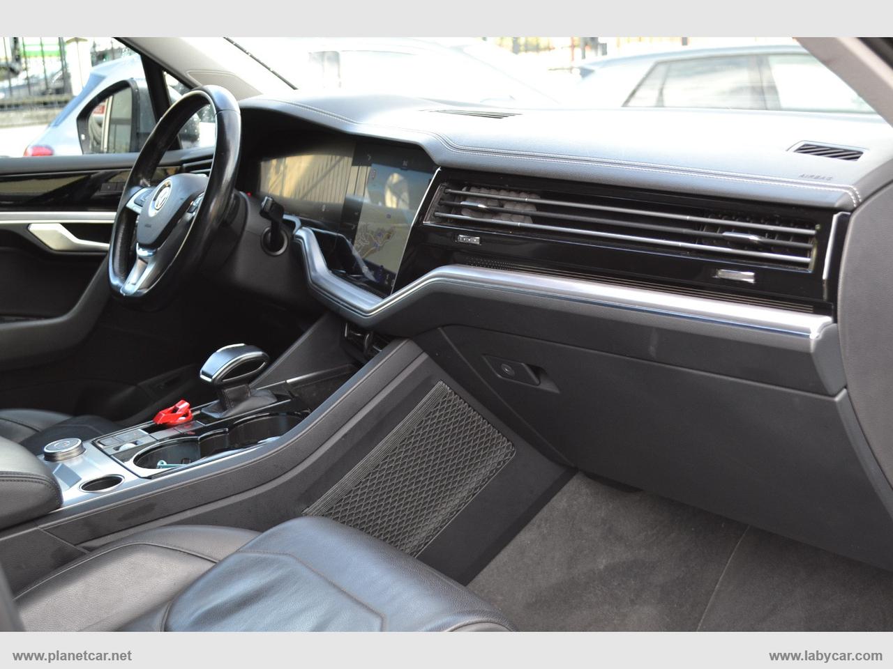 VOLKSWAGEN Touareg 3.0 TDI Advanced