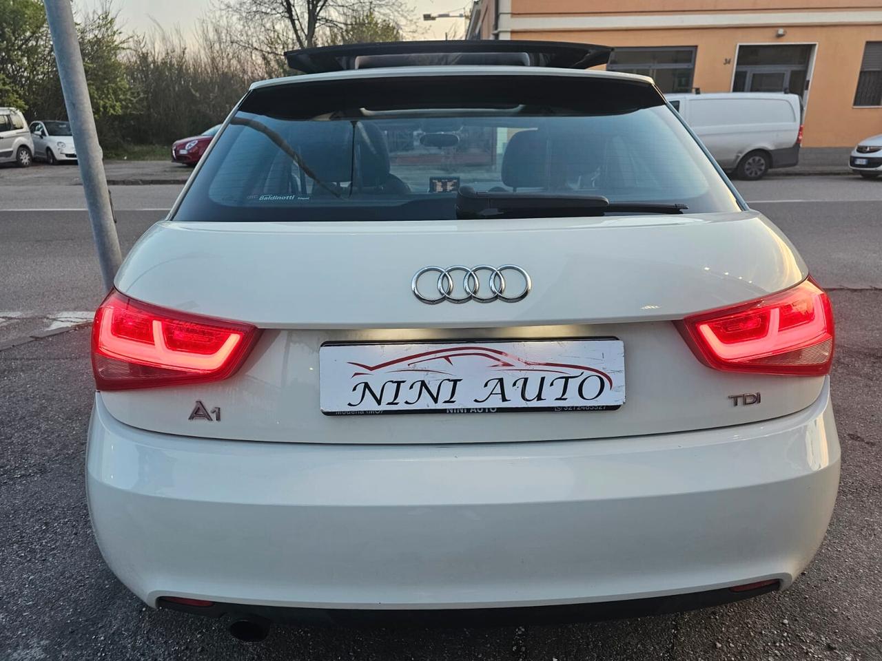 Audi A1 1.6 TDI 90cv Ambition*Tetto*Bi-Xeno*Led*Euro5*Neop