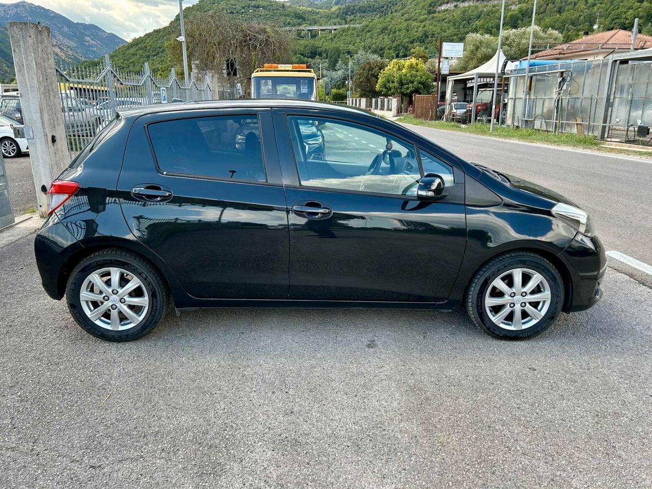 Toyota Yaris 1.4 D-4D 5 porte Lounge TETTO PANORAMICO FULL
