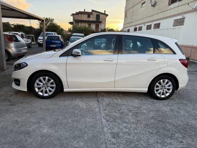 MERCEDES-BENZ B 180 d Business