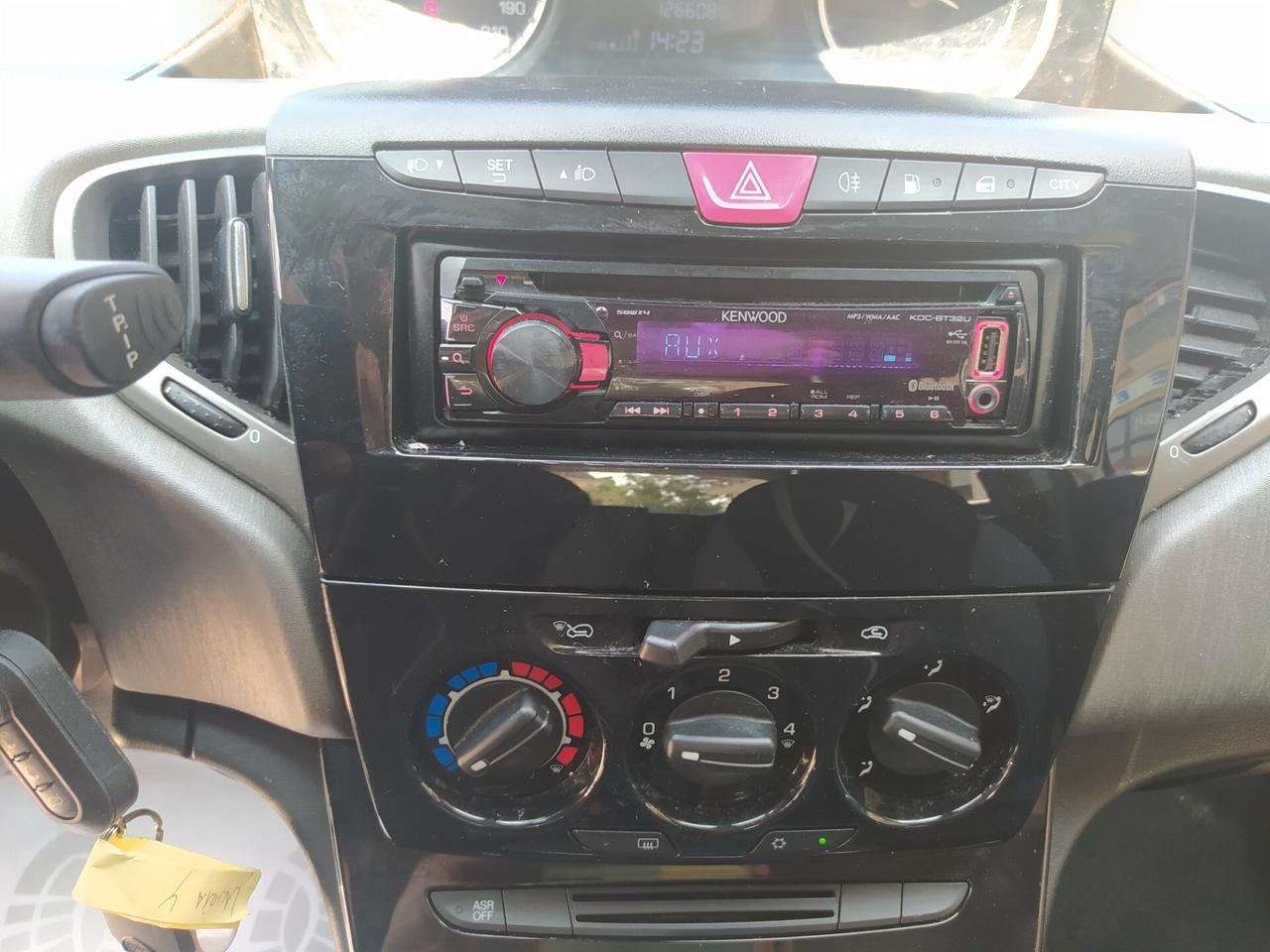 Lancia Ypsilon 0.9 TwinAir 85 CV 5 porte Metano Ecochic Silver Neopatentati
