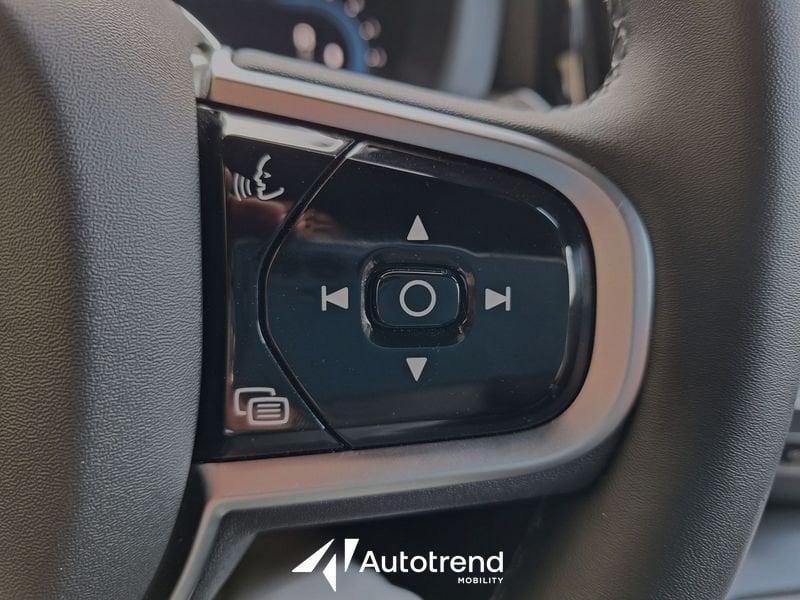 Volvo XC60 B5 250+14 CV AWD Automatica Mild Hybrid Plus Dark