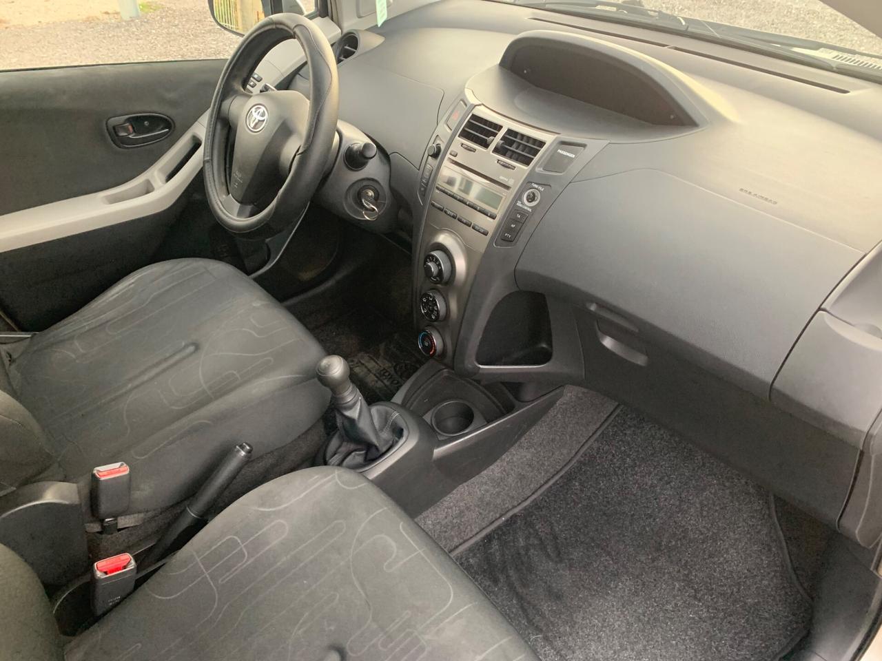 Toyota Yaris 1.0 69cv 5p - 2010