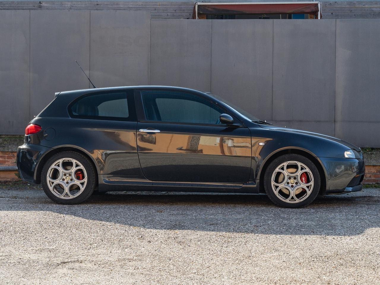 Alfa Romeo 147 3.2i V6 24V cat 3 porte GTA