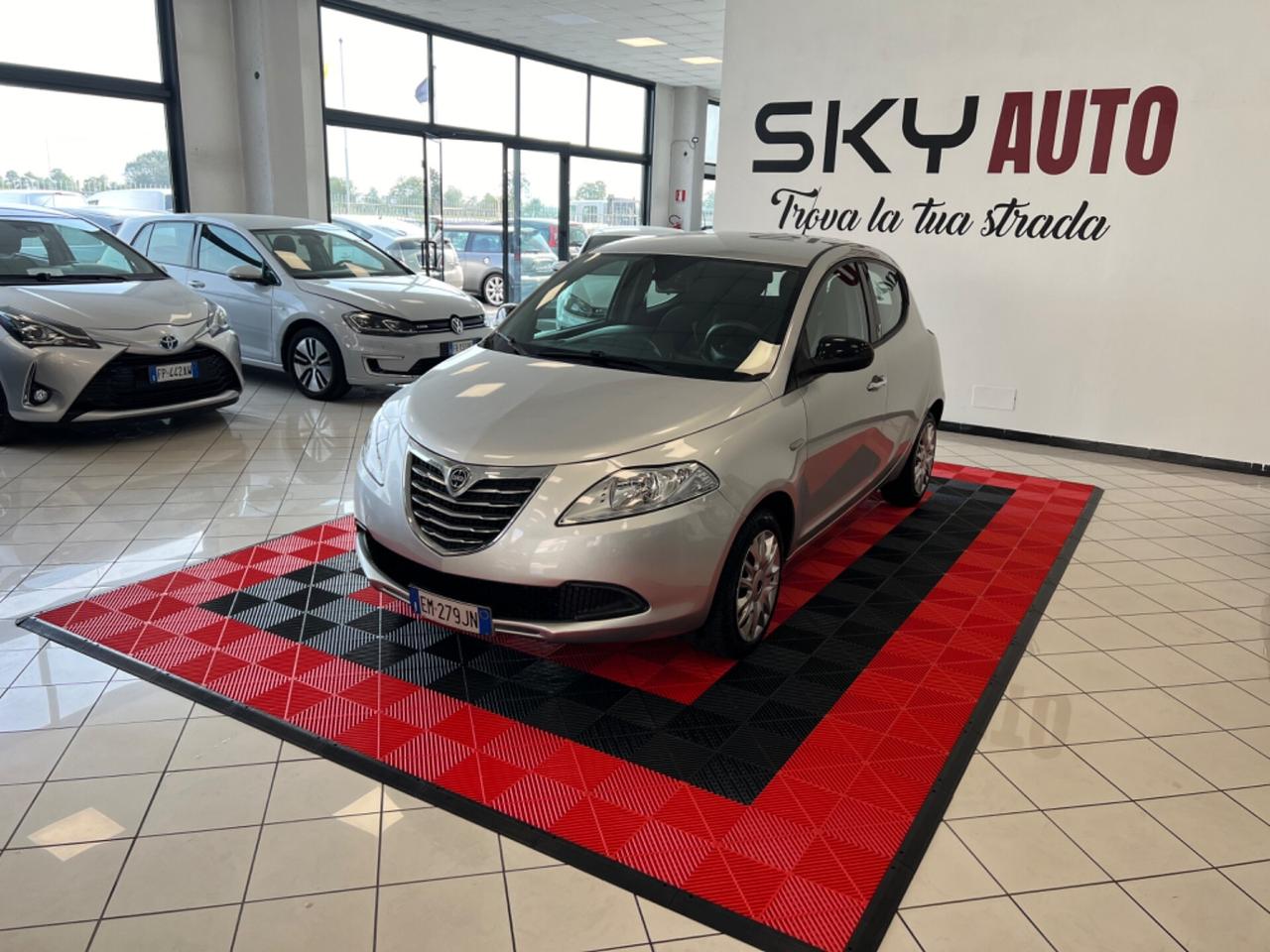 Lancia Ypsilon 1.2 69 CV 5 porte S&S Silver