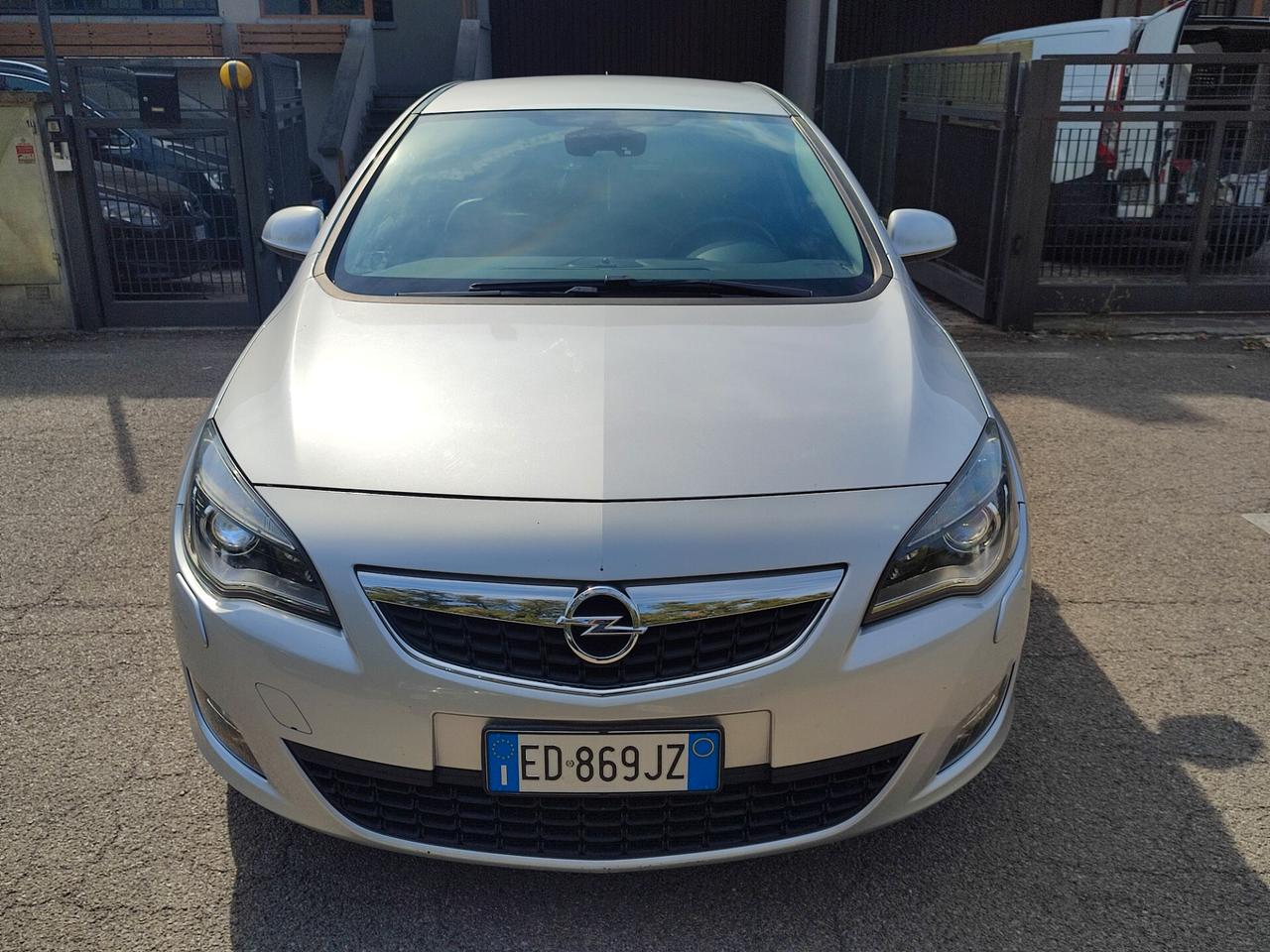 OPEL ASTRA 1.7CDTI BERLINA 8GOMME NUOVE STUPENDA