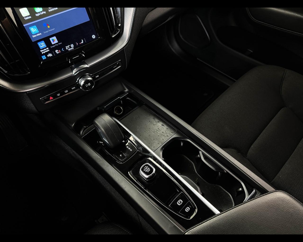 VOLVO XC60 B5 (B) AWD Geartronic Momentum Pro