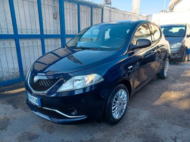 Lancia Ypsilon 1.2 5 porte Gold ANNO 2017 EURO 6