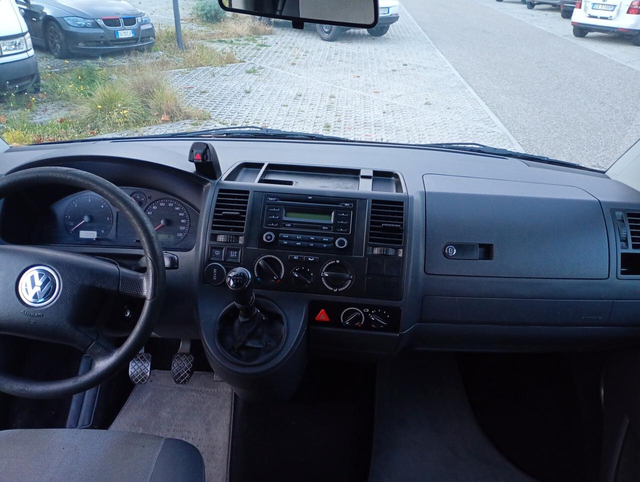 Volkswagen Multivan 2.5 TDI/130CV Comfortline