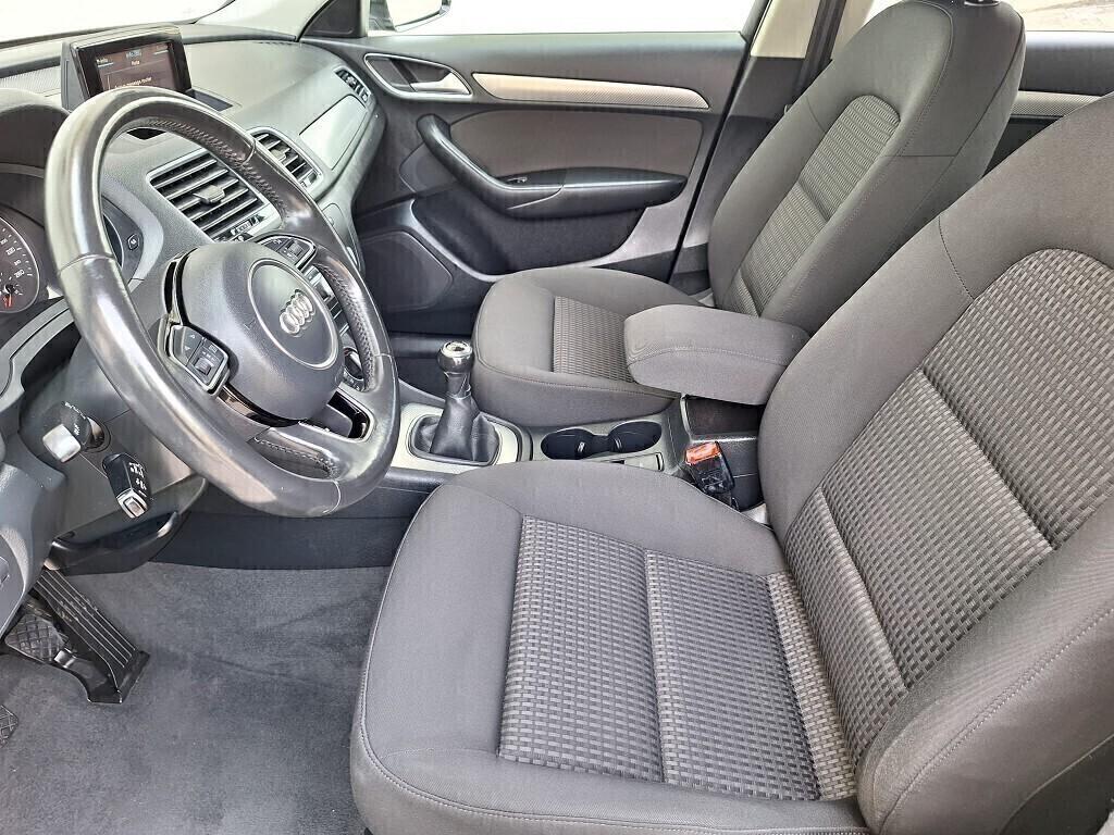 Audi Q3 2.0 TDI 120 CV Sport Navigatore Fari Led.