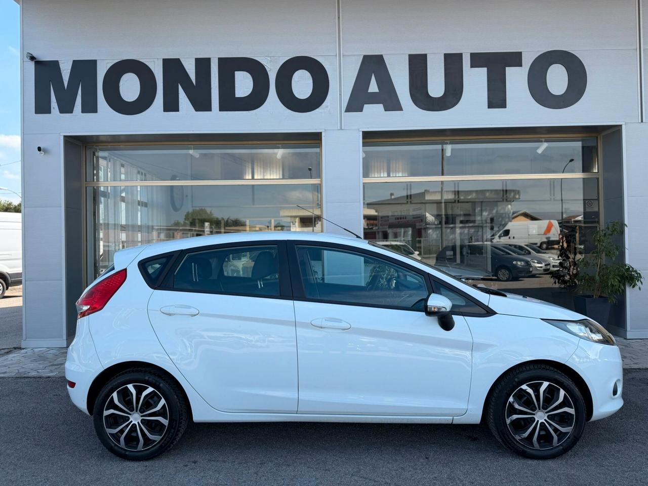 Ford Fiesta 1.2 82cv 5 porte Titanium 2011 NEOPATENTATI