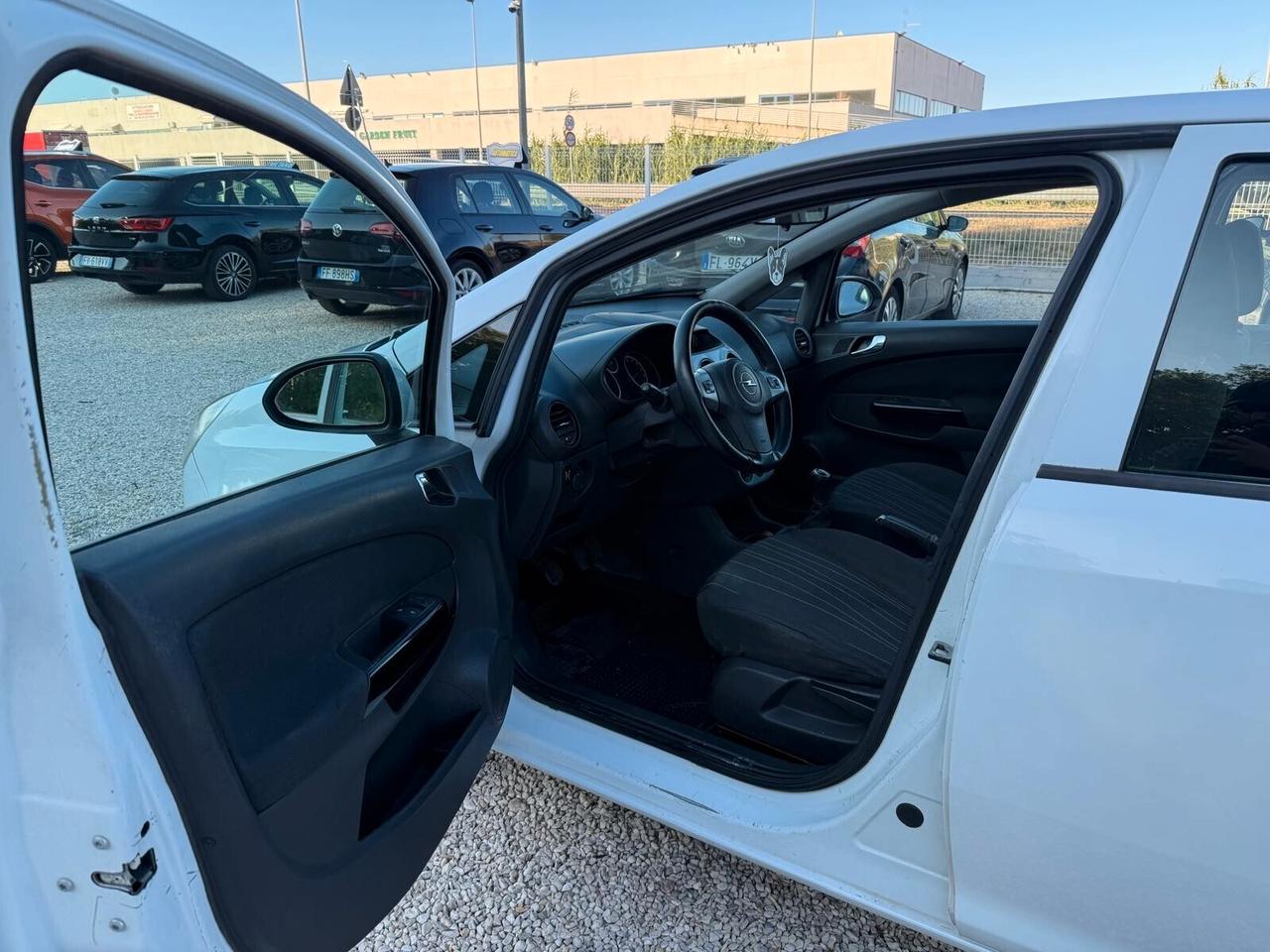Opel Corsa 1.2 80CV 5 porte GPL-TECH Club