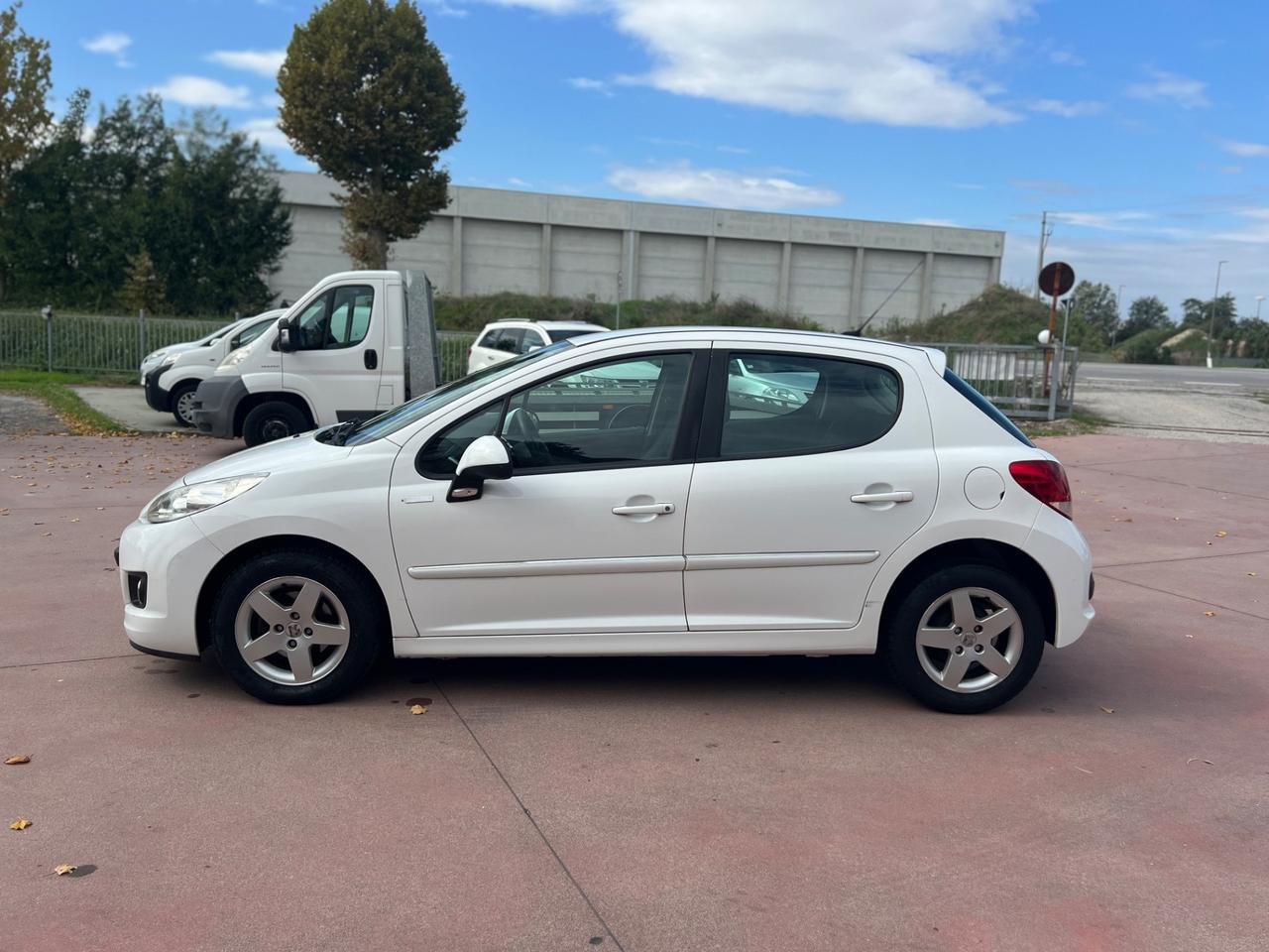 Peugeot 207 1.4 HDi 70CV 5p. Allure