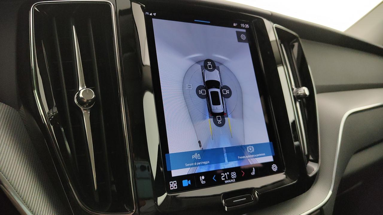 VOLVO XC60 2.0 b4 Plus Dark auto