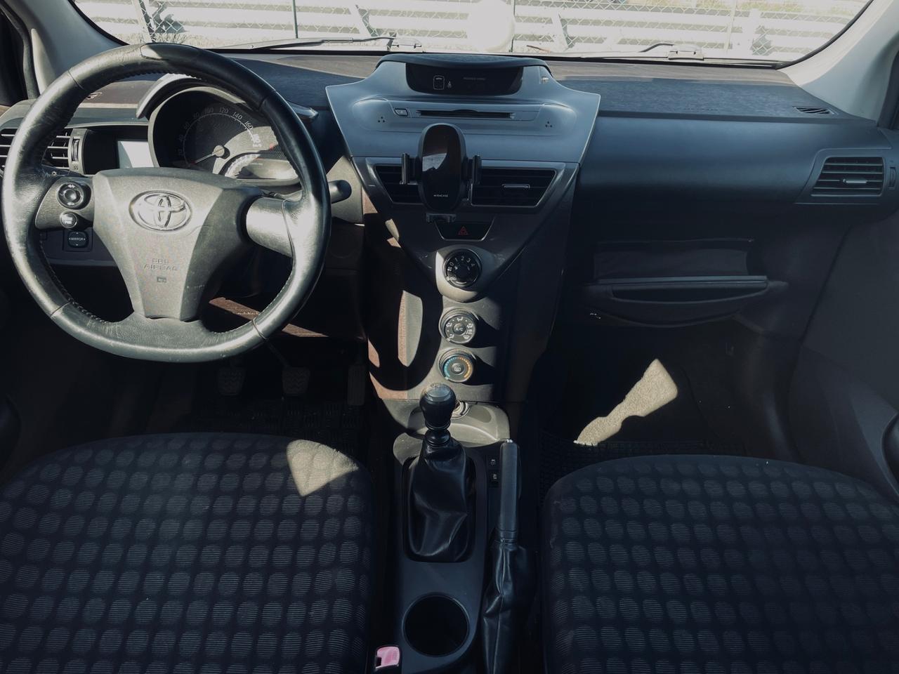 Toyota iQ 1.0