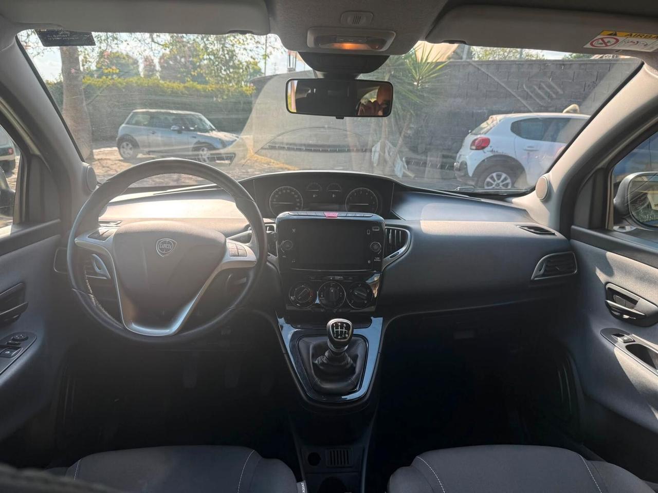 Lancia Ypsilon 1.0 FireFly 5 porte S&S Hybrid Alberta Ferretti