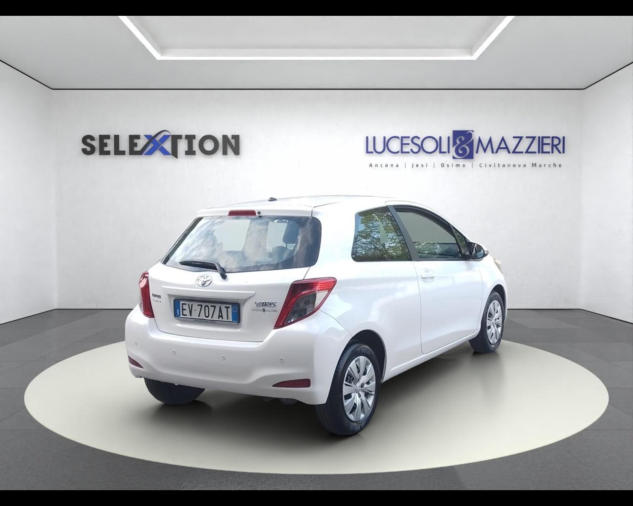 TOYOTA Yaris 3ª serie - Yaris 1.0 3 porte Active