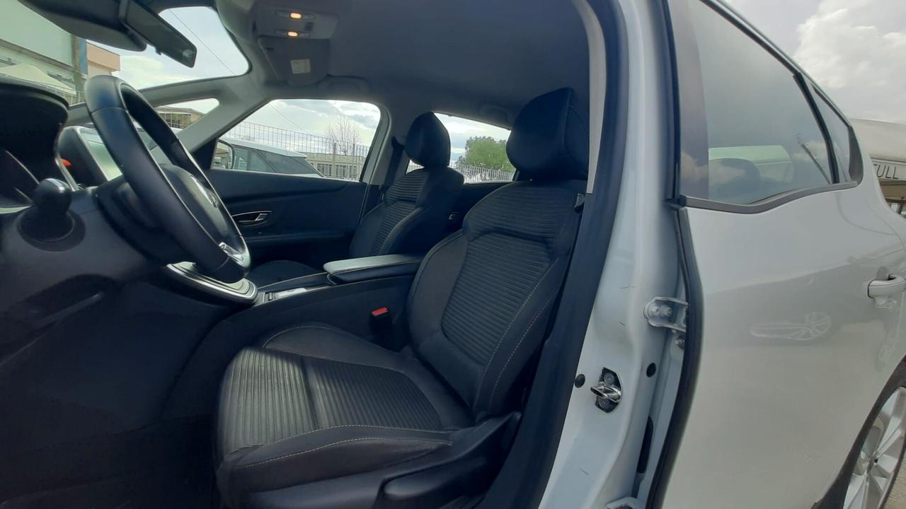 Renault Grand Scenic dCi 8V 110 CV EDC Energy Intens