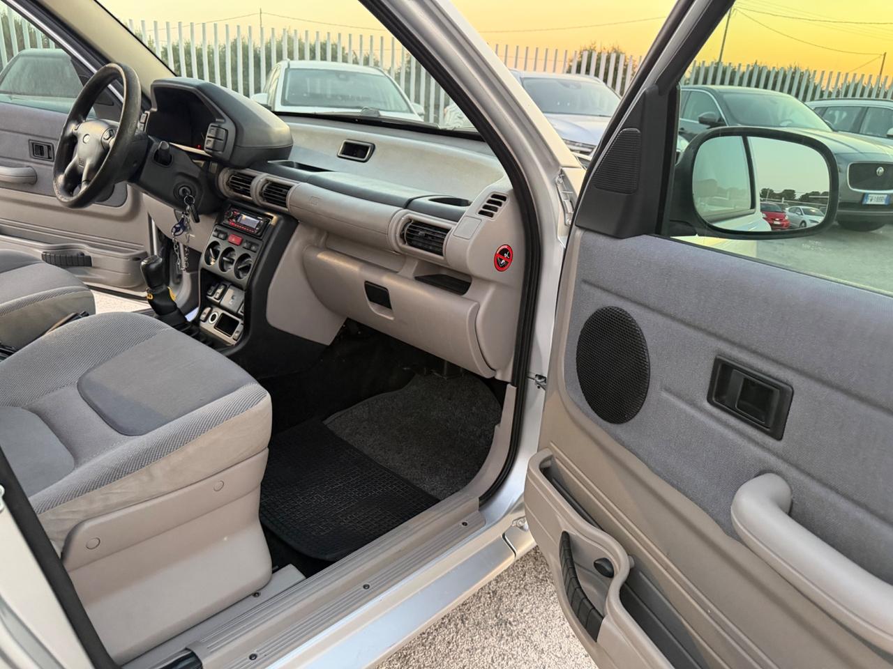 LAND ROVER FREELANDER 2.0 TD4 5 PORTE MY BMW